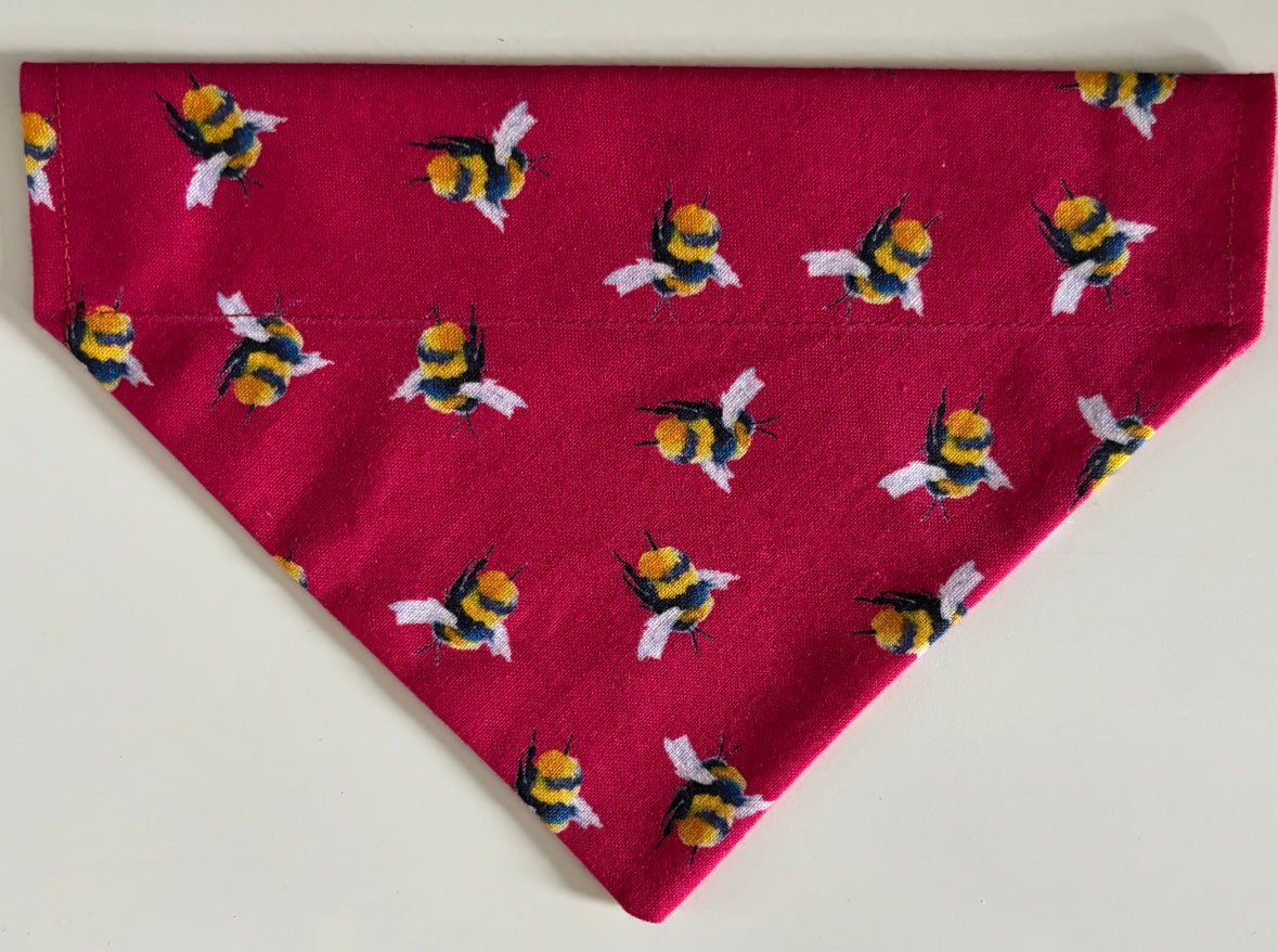 ‘Bee-utiful’ Pet Bandana (Cerise)