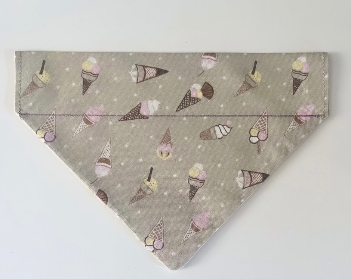 ‘Here’s The Scoop’ Pet Bandana